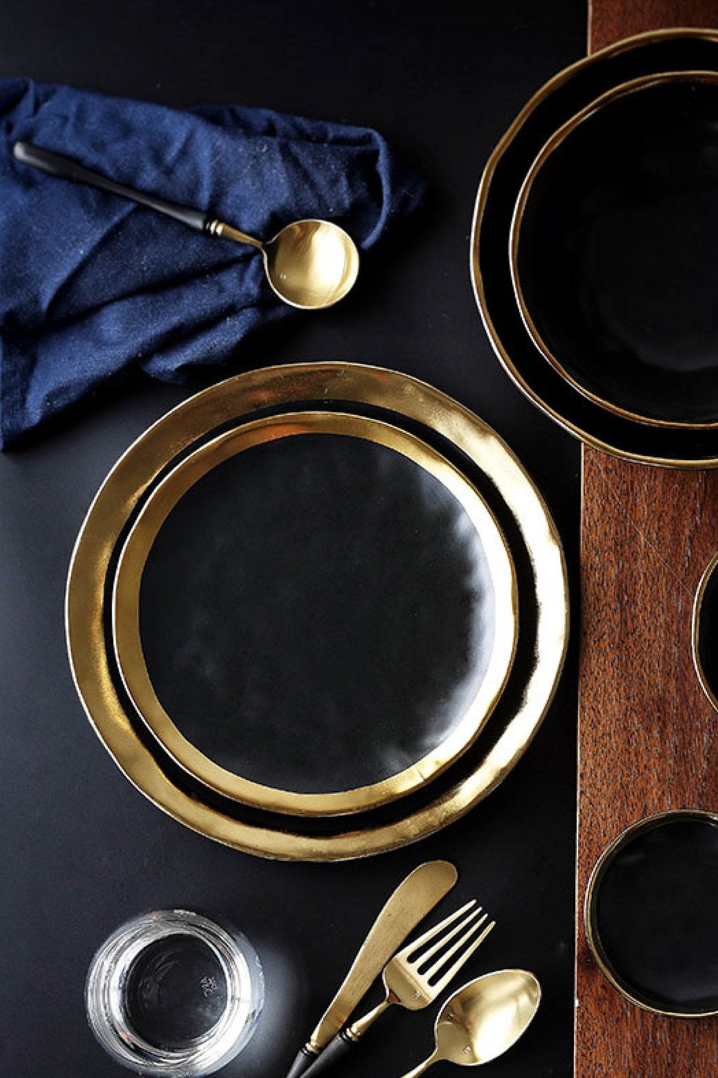 Plato Plano Mediano Black Gold
