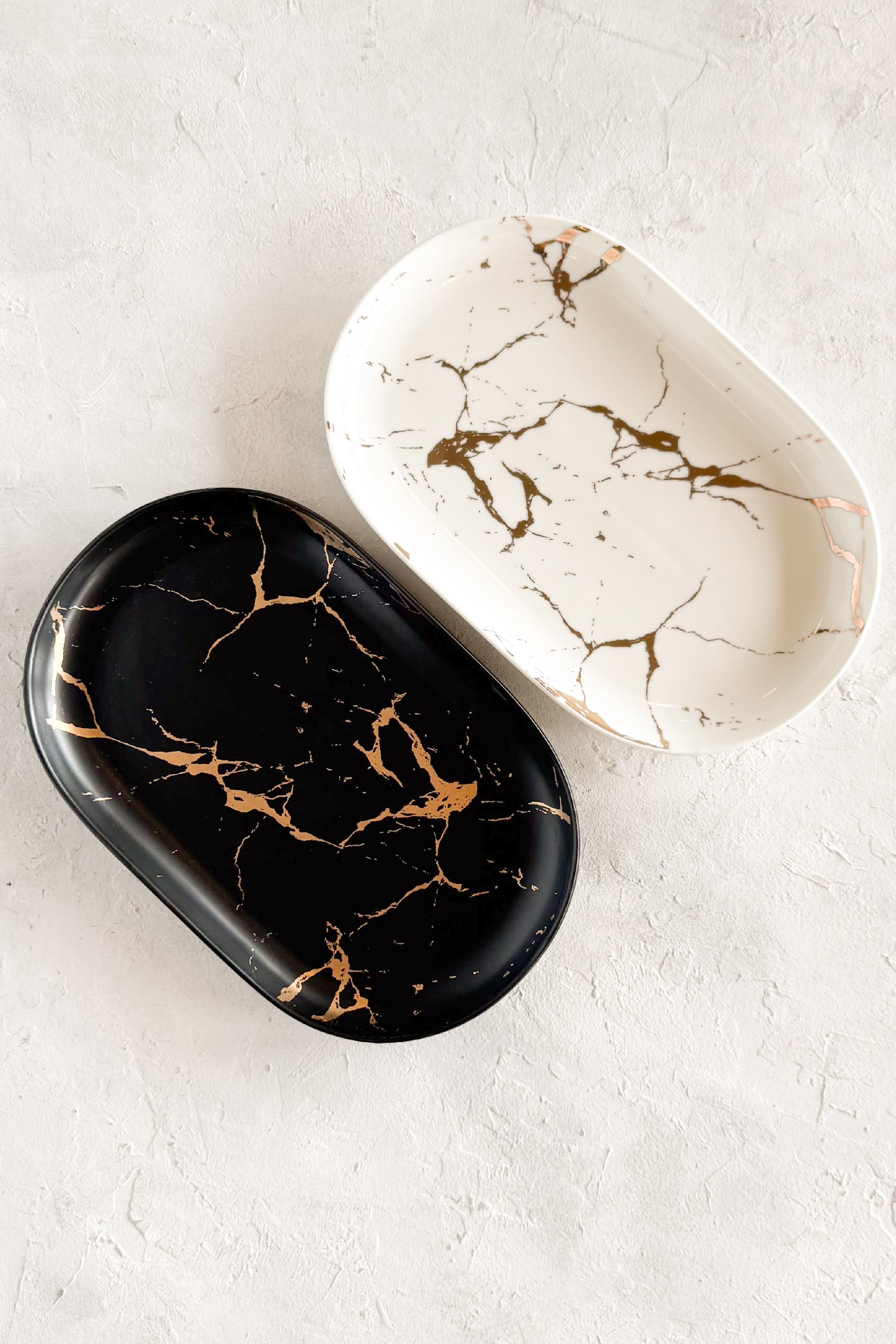 Plato Ovalado Marble & Gold