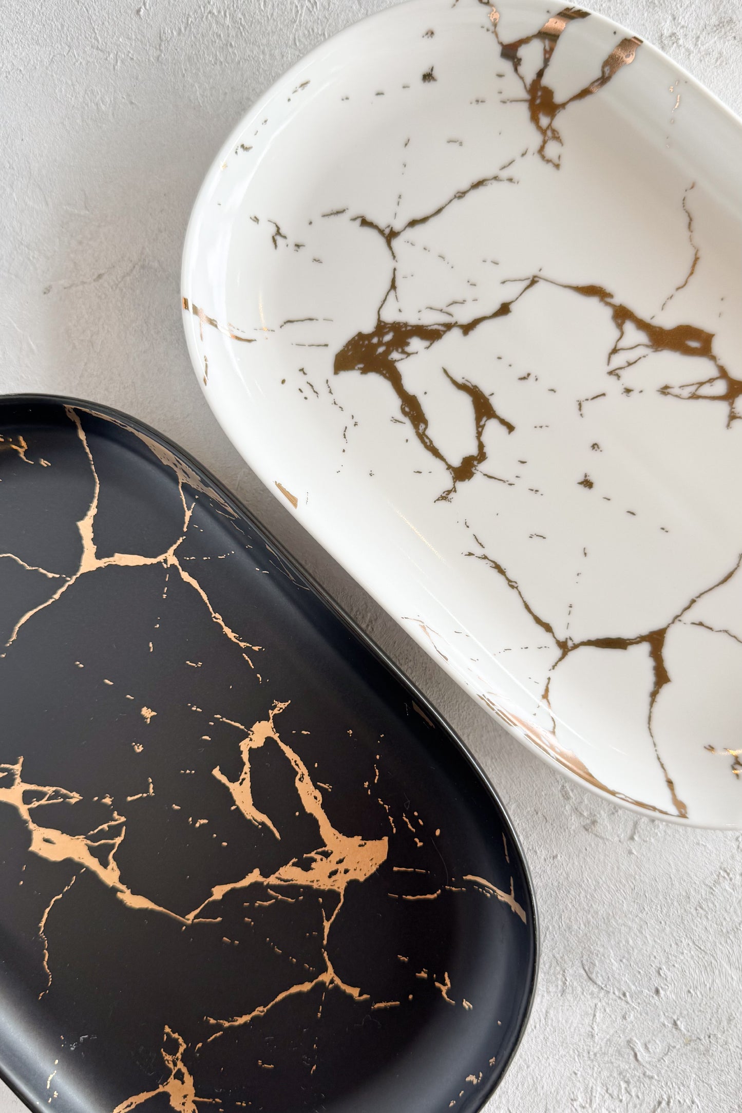 Plato Ovalado Marble & Gold